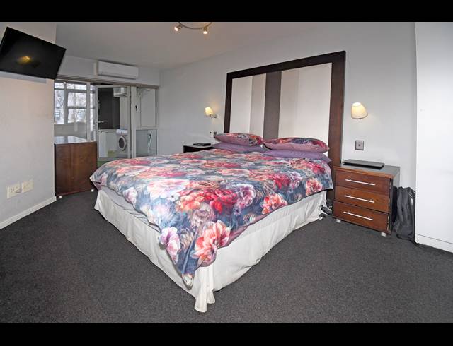 2 BEDROOM APARTMENT FOR SALE IN HOUGHTON ESTATE